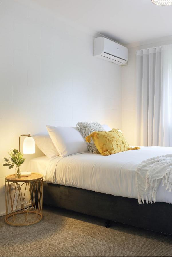 Abode Mooloolaba, Backpackers & Motel Rooms Exterior photo