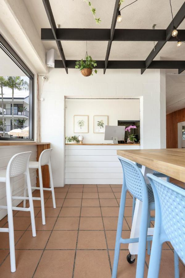 Abode Mooloolaba, Backpackers & Motel Rooms Exterior photo